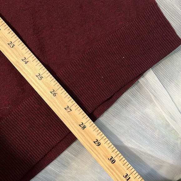 OLD NAVY⚜️ men’s V-Neck Burgundy Sweaters size XL - Picture 5 of 5